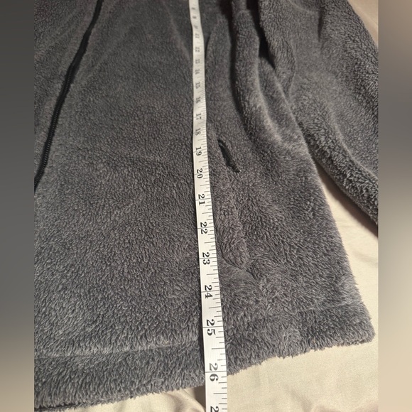 The North Face Women's Charcoal Teddy Jacket - Picture 8 of 9